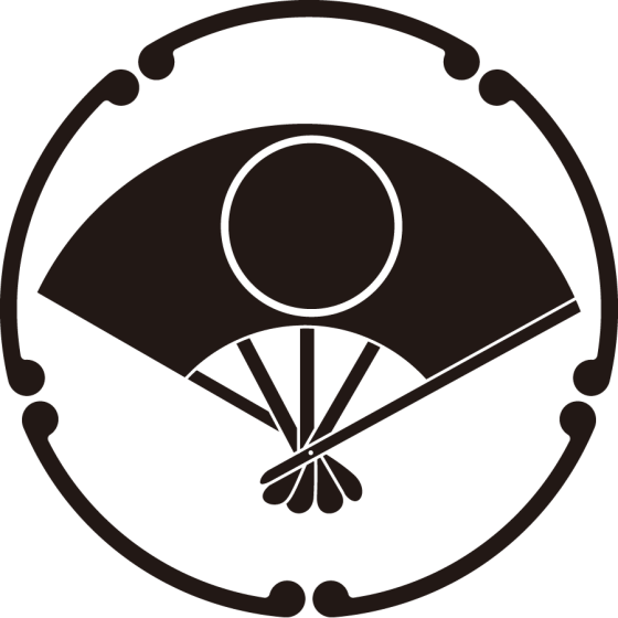 五つ鐶輪に月丸扇紋